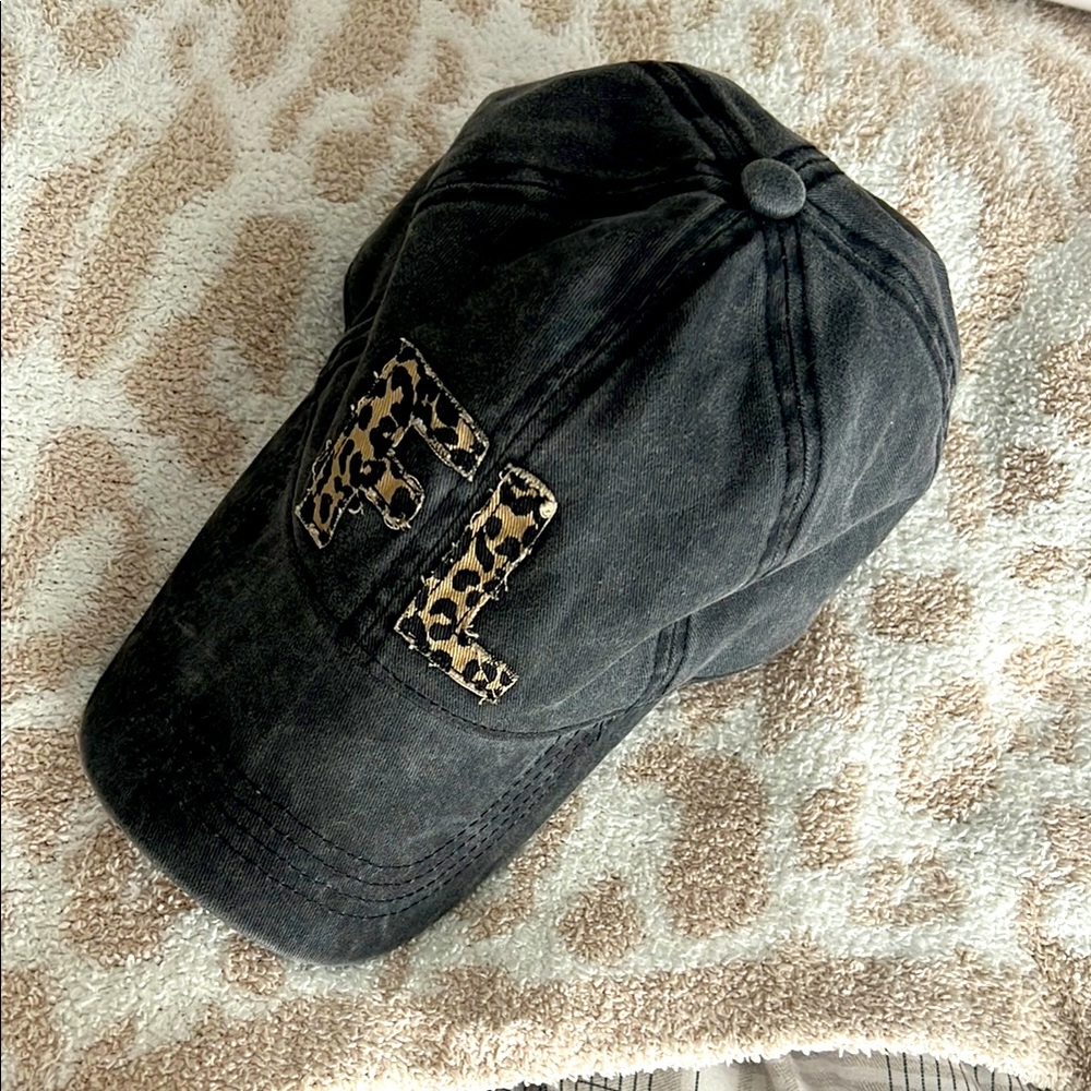 FL leopard hat! - Picture 2 of 5